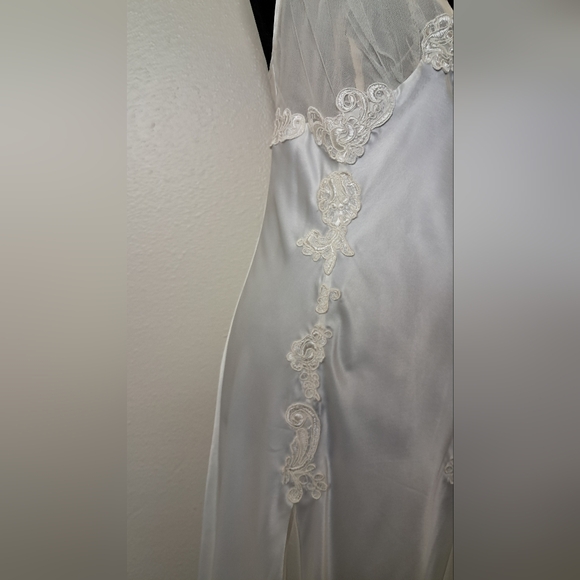 Vintage Victoria's Secret nightgown - Picture 5 of 16